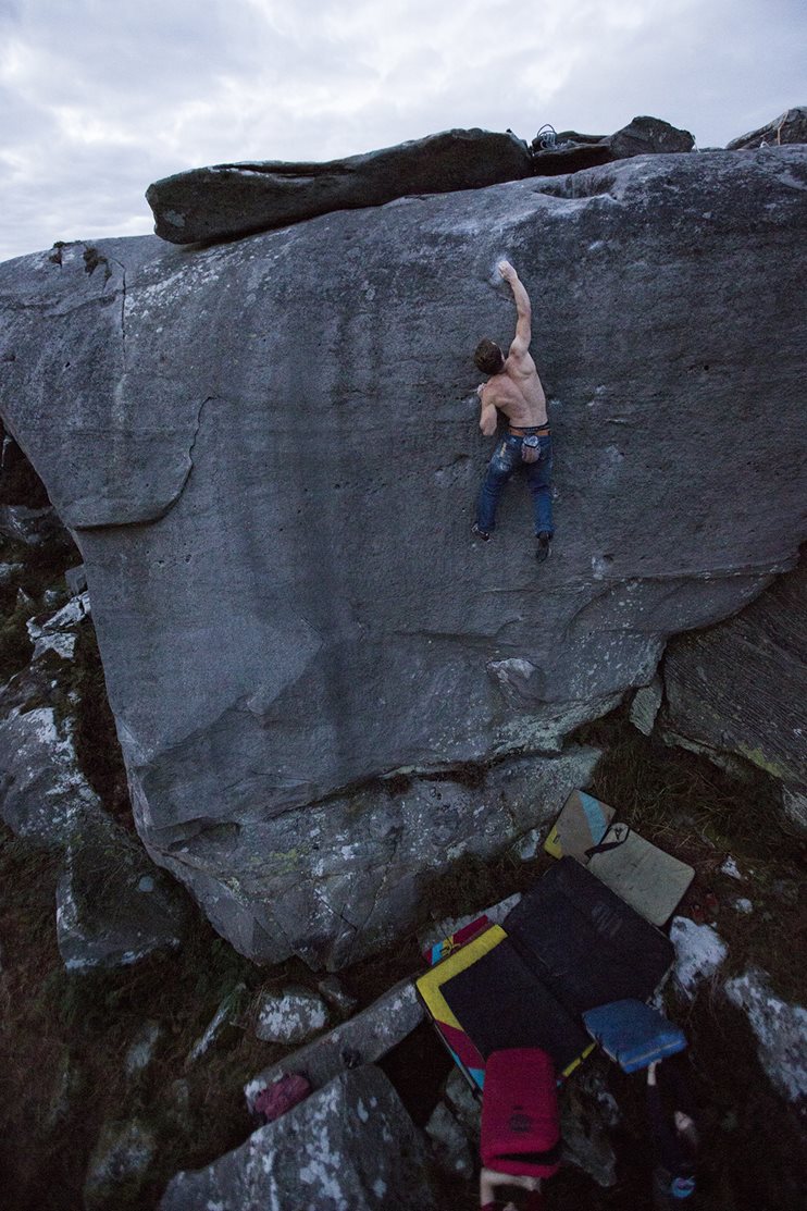 Alex high on Sign of the Devil (7C+/8A) © Mark Savage Photography 